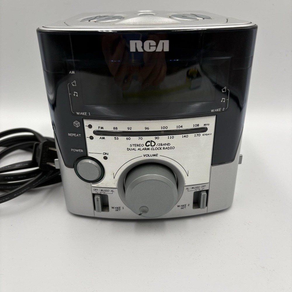 RCA Mini Silver Stereo CD 2 Band Alarm Clock Radio CD Player Tested Works 2001